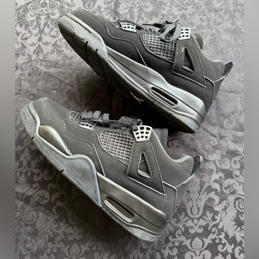 Jordan Air Jordan 4 Retro 'Black Cat' 2020 size 7
Model: CU1110-010
B50